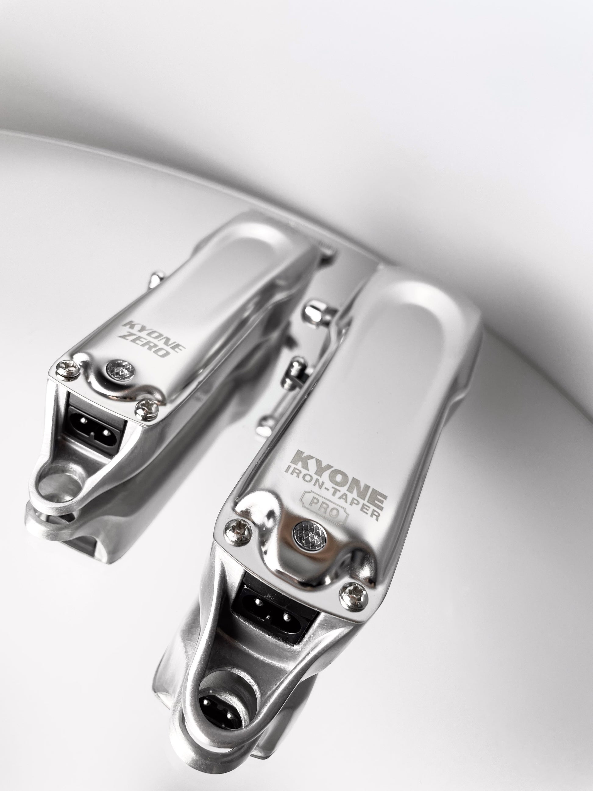 KYONE ULTIMA IRON TAPER PRO CLIPPER - Webshop Kyone Clippers