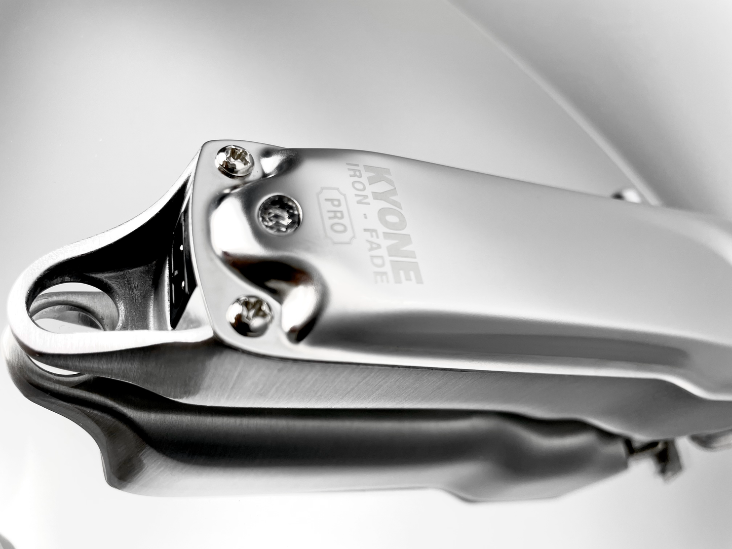 KYONE ULTIMA IRON FADE PRO CLIPPER - Webshop Kyone Clippers